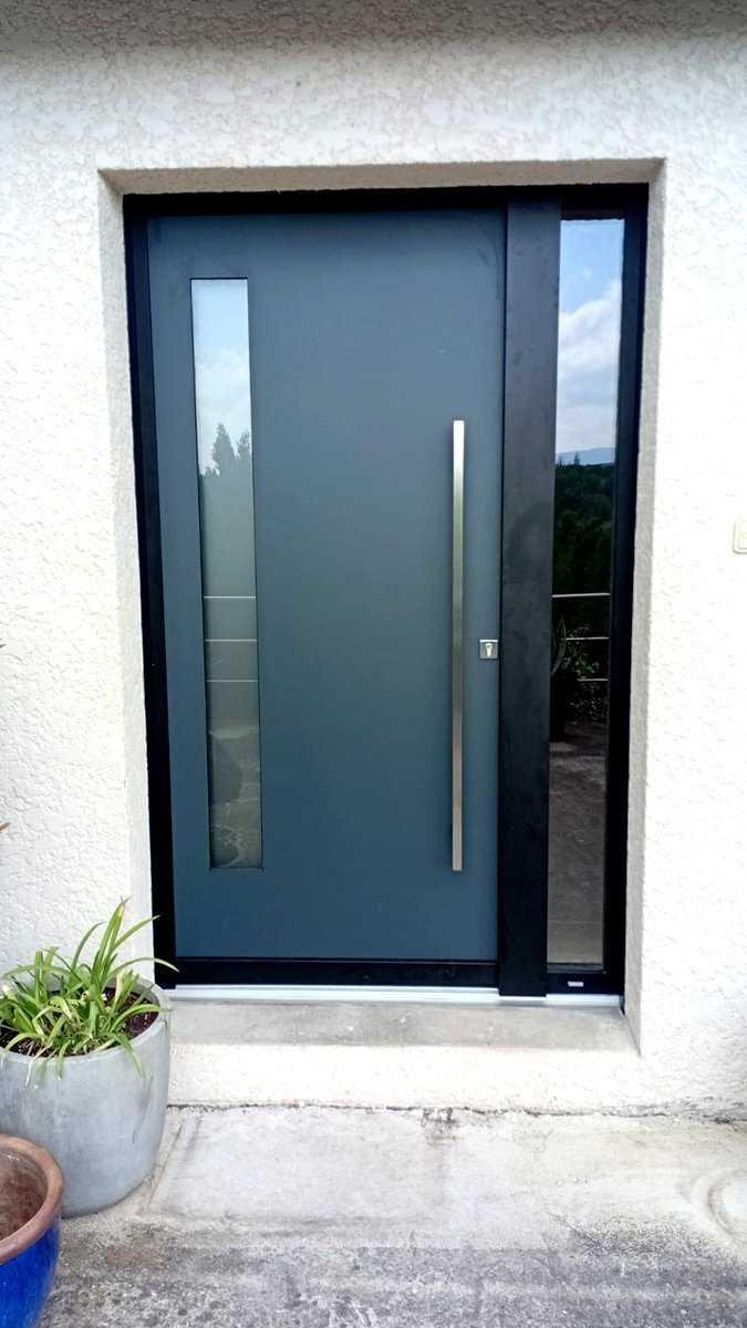 Porte blindée grise tierce montagne Isère